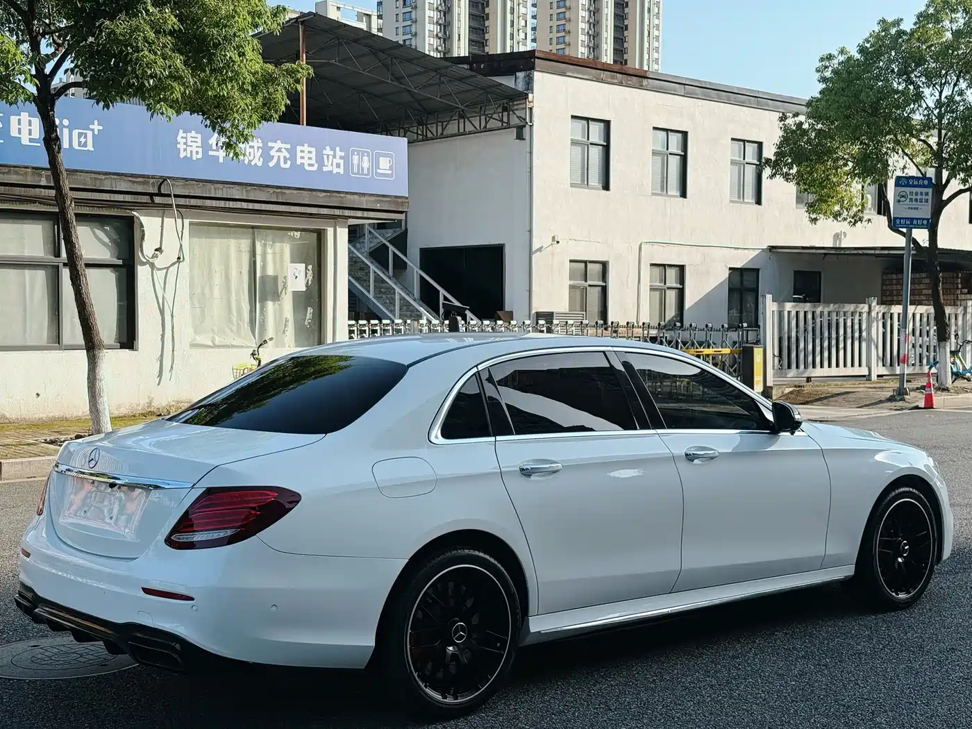 Mercedes-Benz E-Class 2018 Facelift E 200 L Sport фото 7