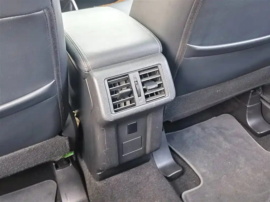 Mitsubishi Outlander 2019 2.0L 2WD Enjoy 5-Seater China VI фото 23