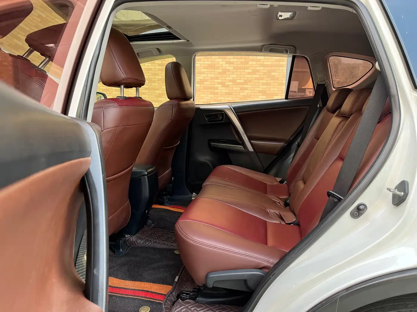 Toyota RAV4 Rongfang 2016 2.0L CVT 2WD Trend (China V) фото 17