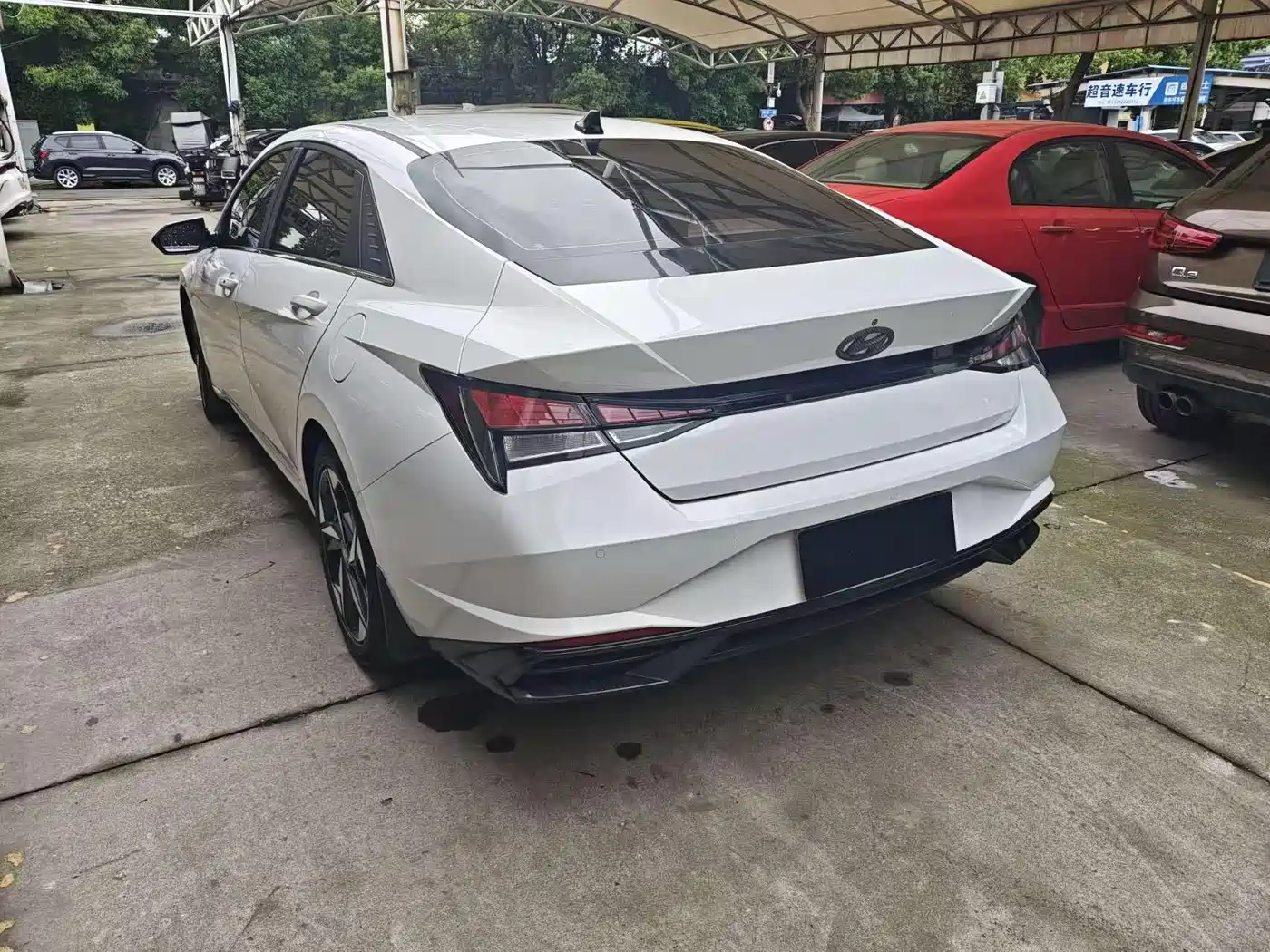 Hyundai Elantra 2021 1.5L CVT GLS Leading Edition фото 8