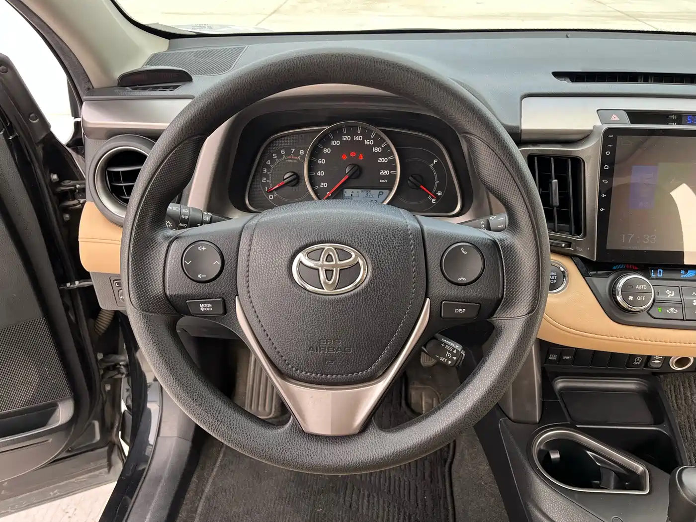 Toyota RAV4 Rongfang 2016 2.0L CVT 2WD Trend (China V) фото 13