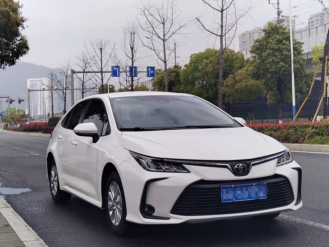 Toyota Corolla 2023 1.2T Pioneer Edition фото 3