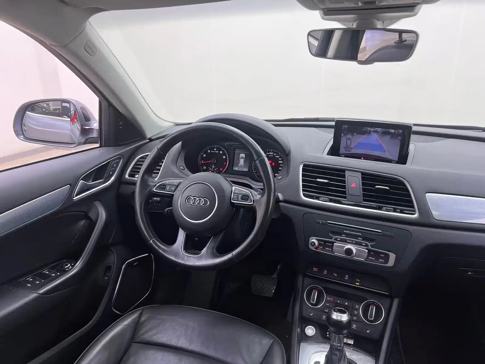 Фото 10 - Audi Q3