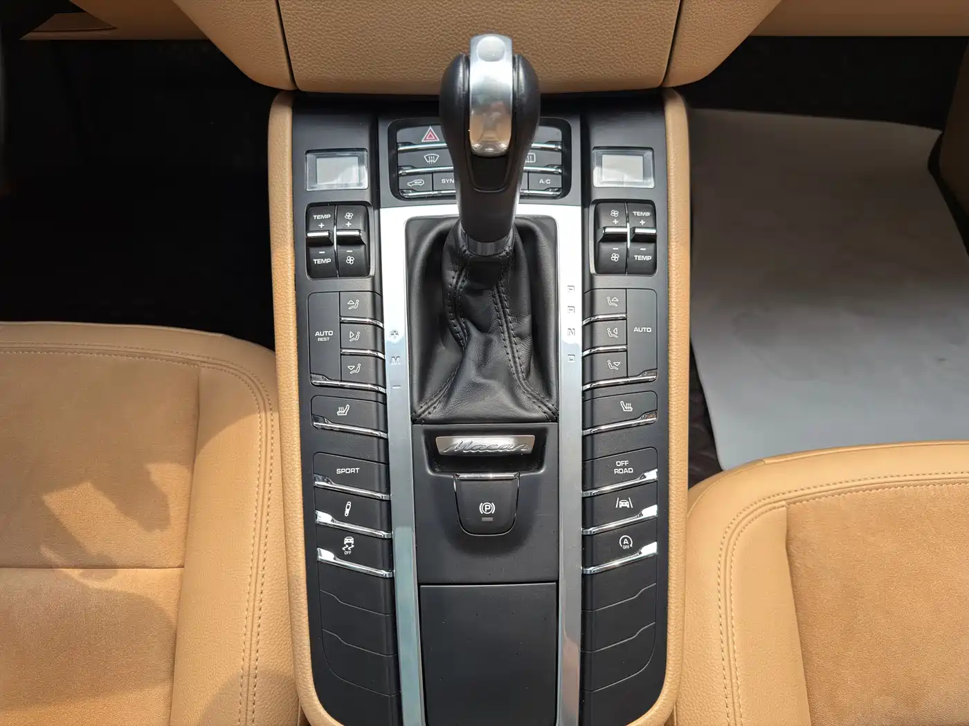 Porsche Macan 2017 Macan 2.0T фото 22