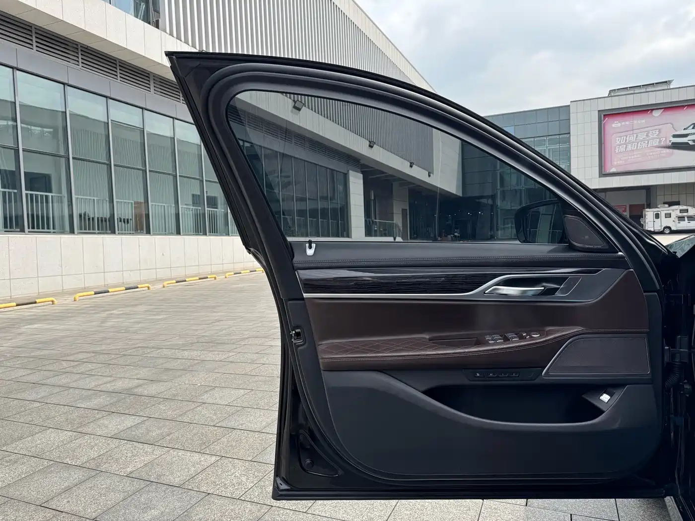 BMW 7 Series 2019 740Li Leading M Sport Package фото 4