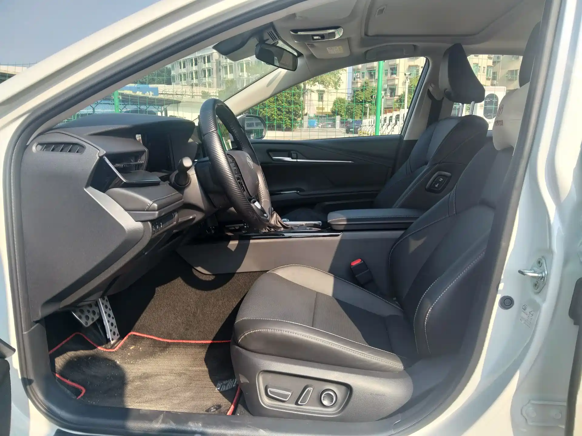 Photo 11 - Toyota Camry