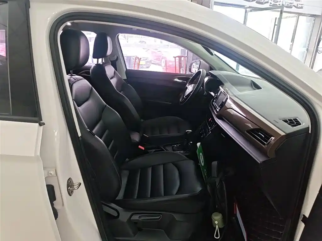 Volkswagen Tharu 2019 280TSI 2WD Comfort Edition China VI фото 25