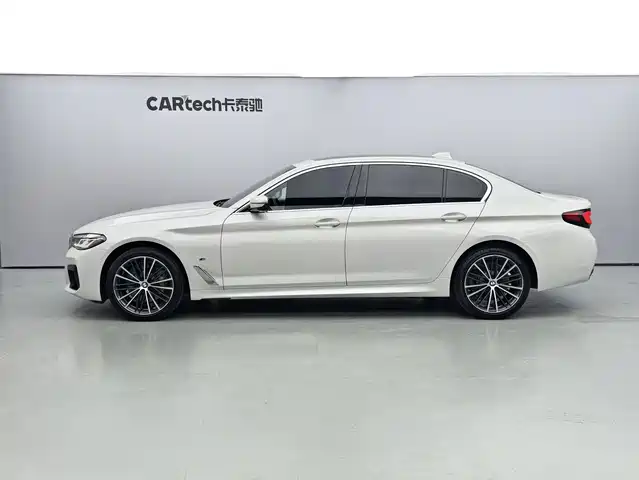 BMW 5 Series 2023 530Li Leading M Sport Package — фото 3