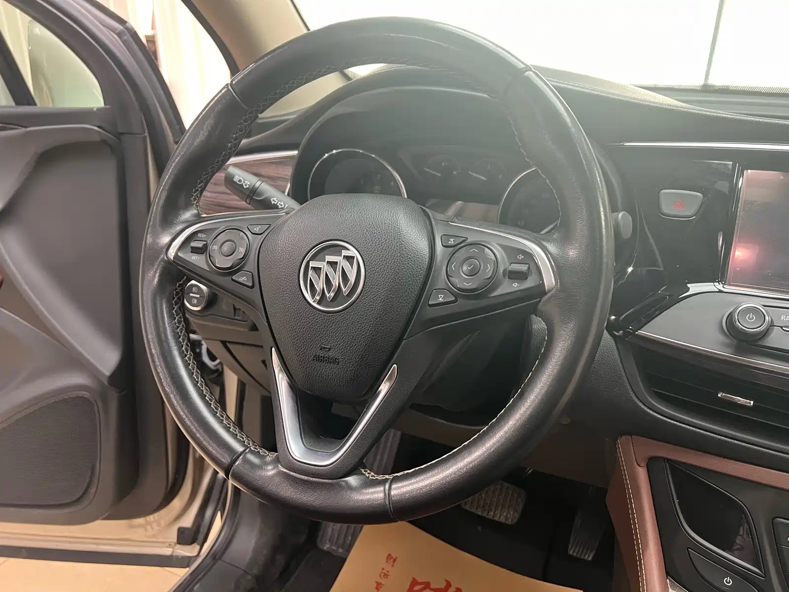 Фото 14 - Buick Envision Plus
