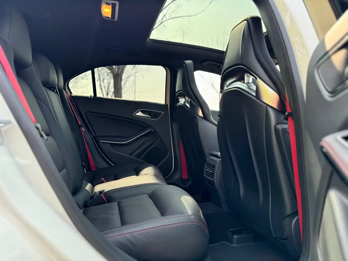 Mercedes-Benz A-Class AMG (Import) 2014 AMG A 45 4MATIC фото 16