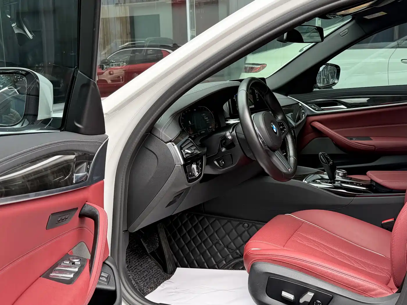 BMW 5 Series 2022 525Li M Sport Package фото 9