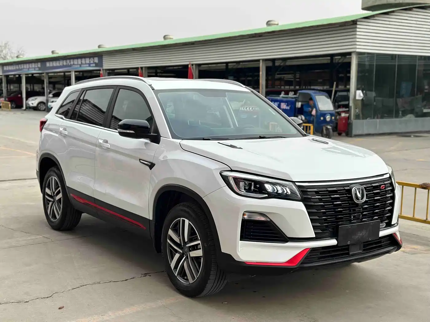CHANGAN CS75