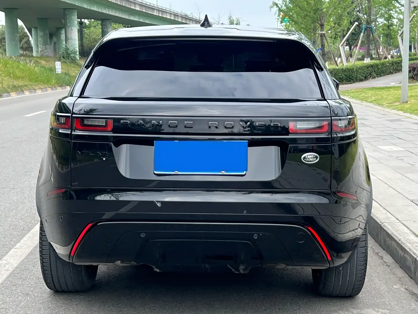 Land Rover Range Rover Velar 2022 250PS Golden Collector's Edition фото 18