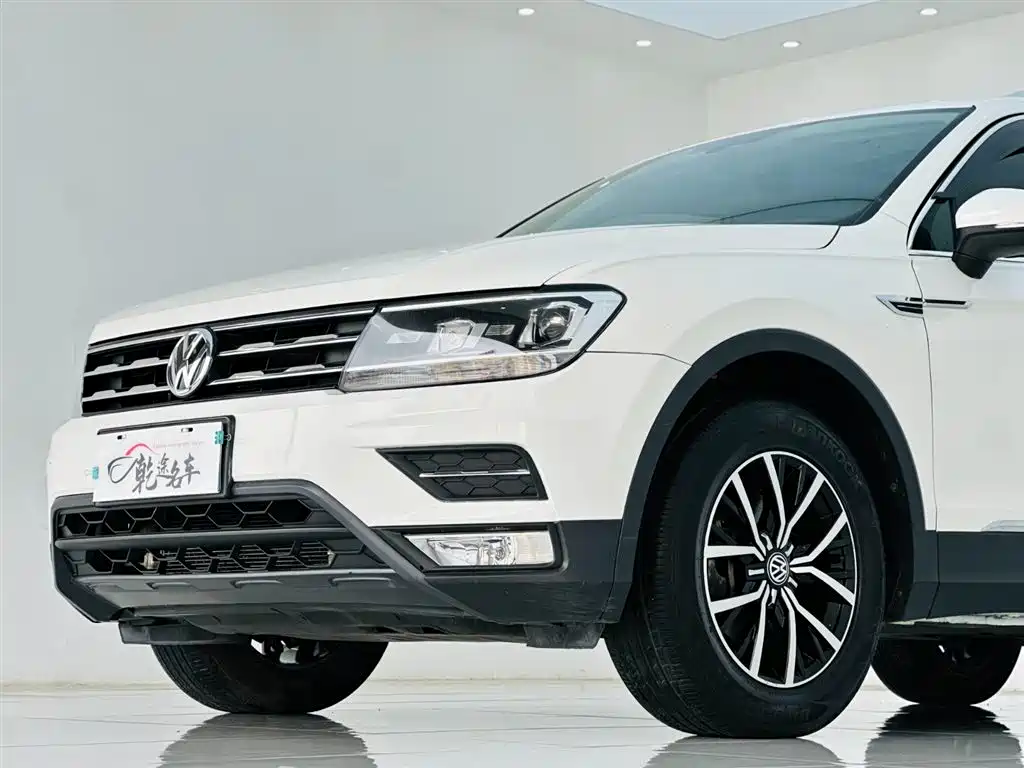 Volkswagen Tiguan L 2017 330TSI Automatic 2WD Luxury Edition фото 8