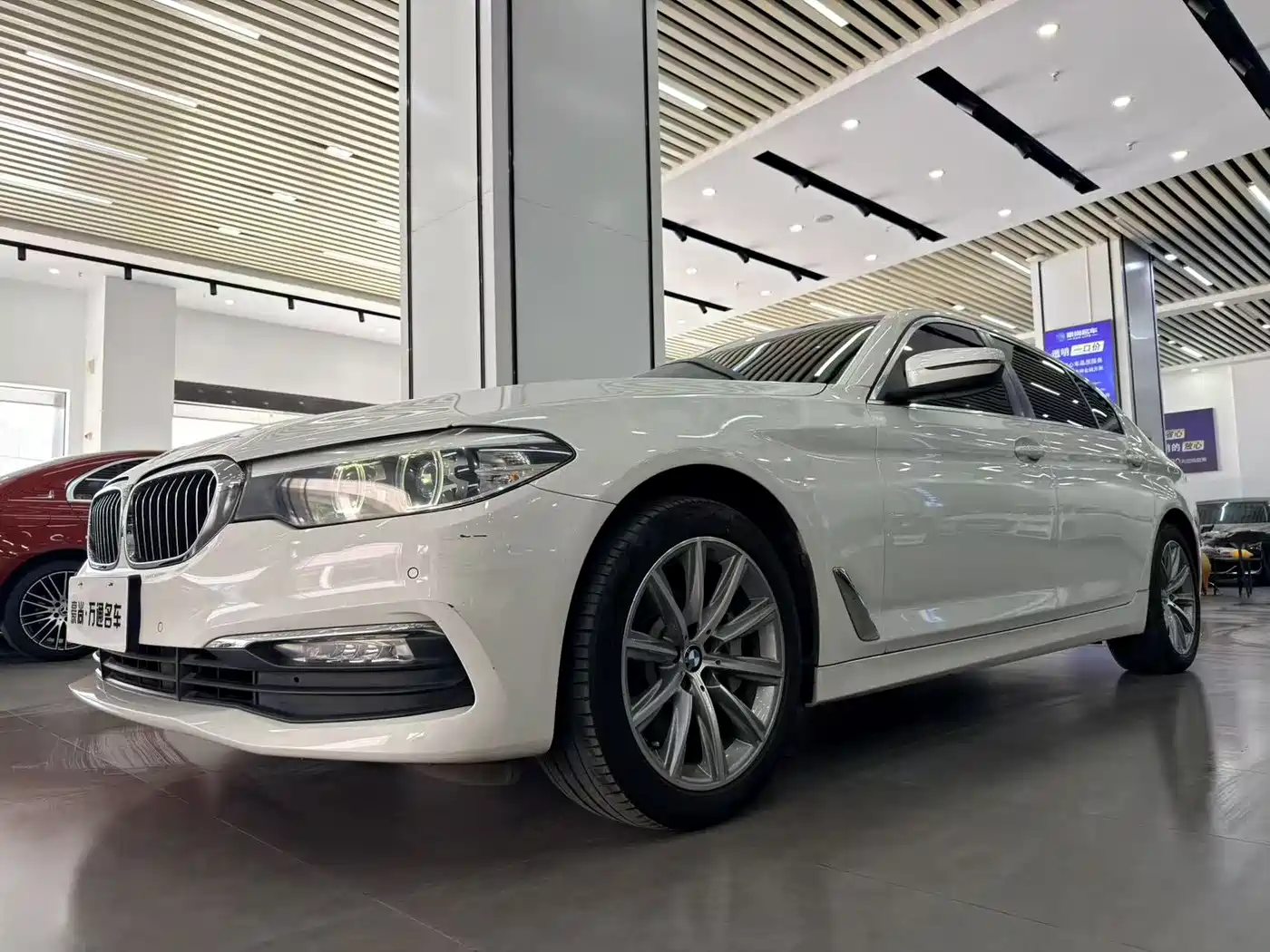 BMW 5 Series 2018 528Li Launch Special Edition