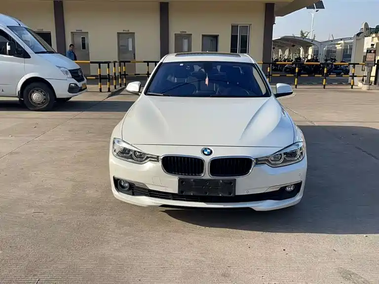 BMW 3 Series 2013 320Li Fashion Model