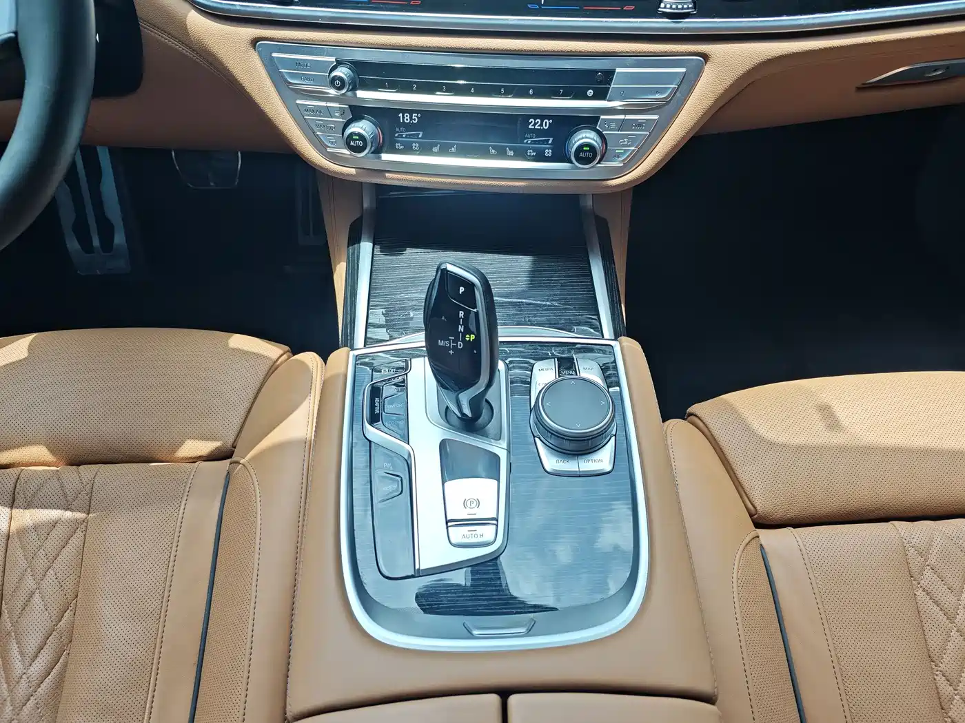 BMW 7 Series 2021 Model 740Li Leading M Sport Package фото 15