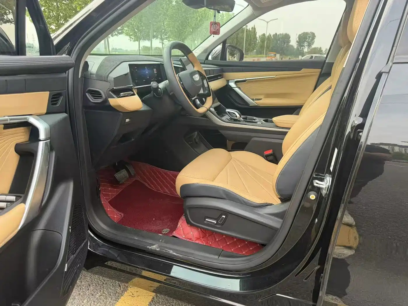 Geely Boyue L 2023 1.5TD DCT Luxury Model фото 4