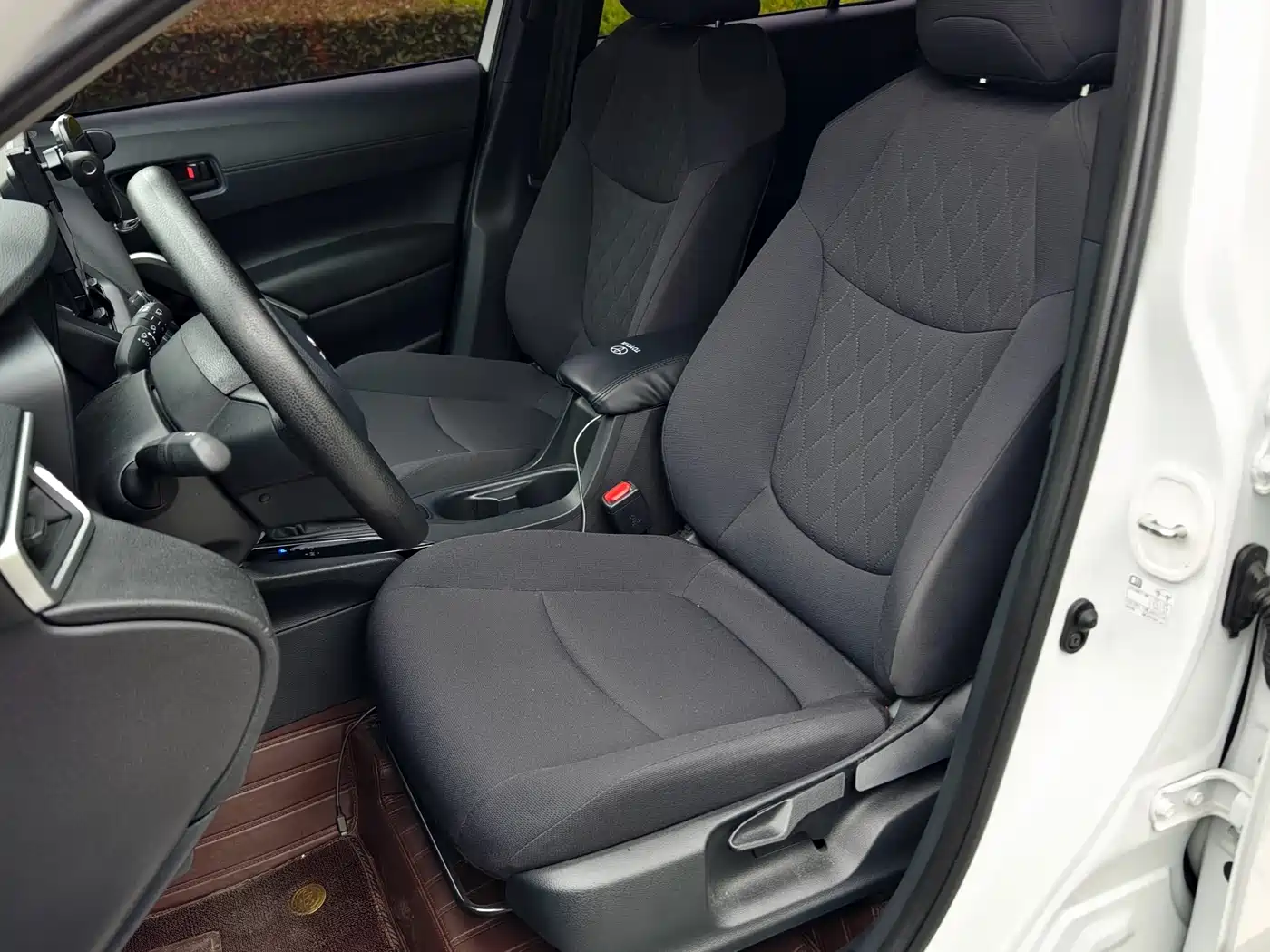 Toyota Corolla Cross 2023 2.0L Pioneer Edition фото 10