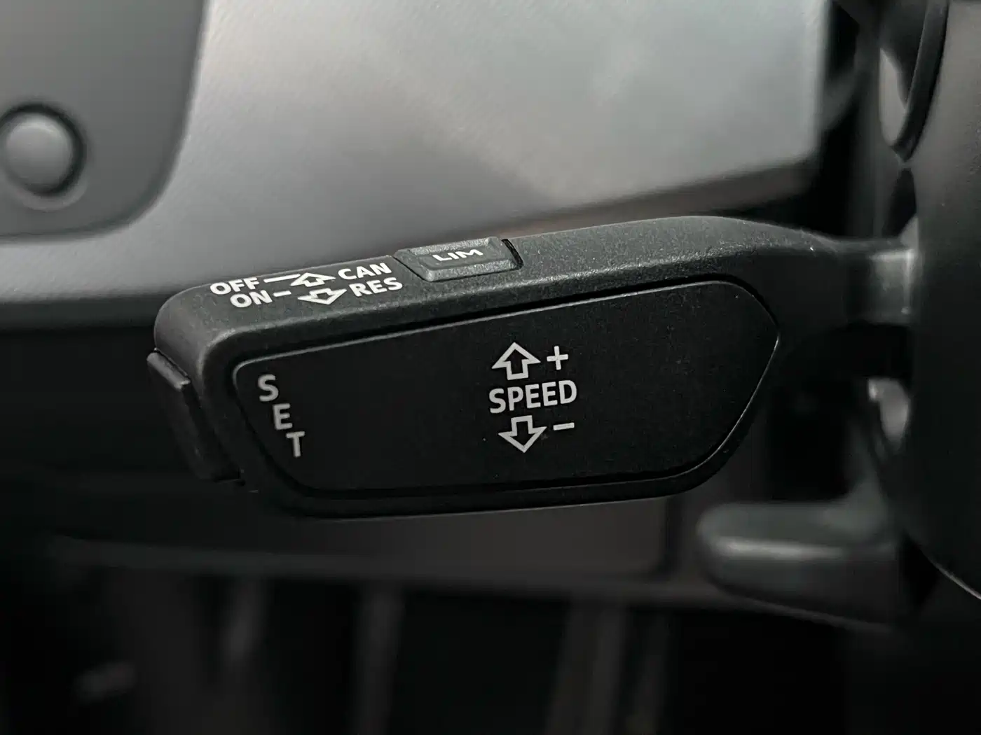 Audi A4 (Import) 2021 2021 Avant Pioneer 40 TFSI Luxury Dynamic