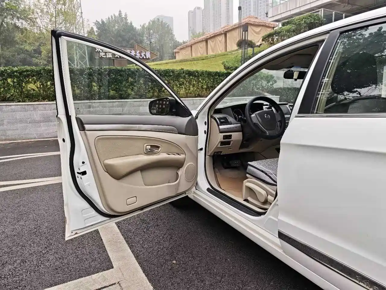 Dongfeng Aeolus Dongfeng Fengshen A60 2014 2014 1.6L Automatic Luxury