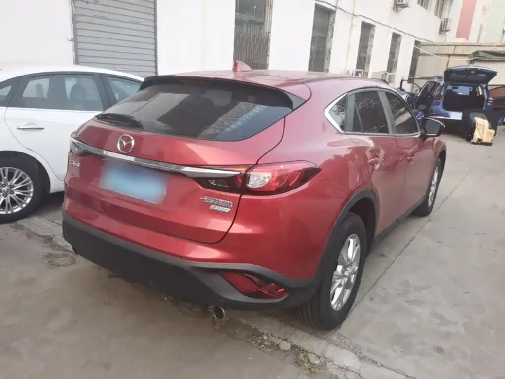 Фото 7 - Mazda CX-4