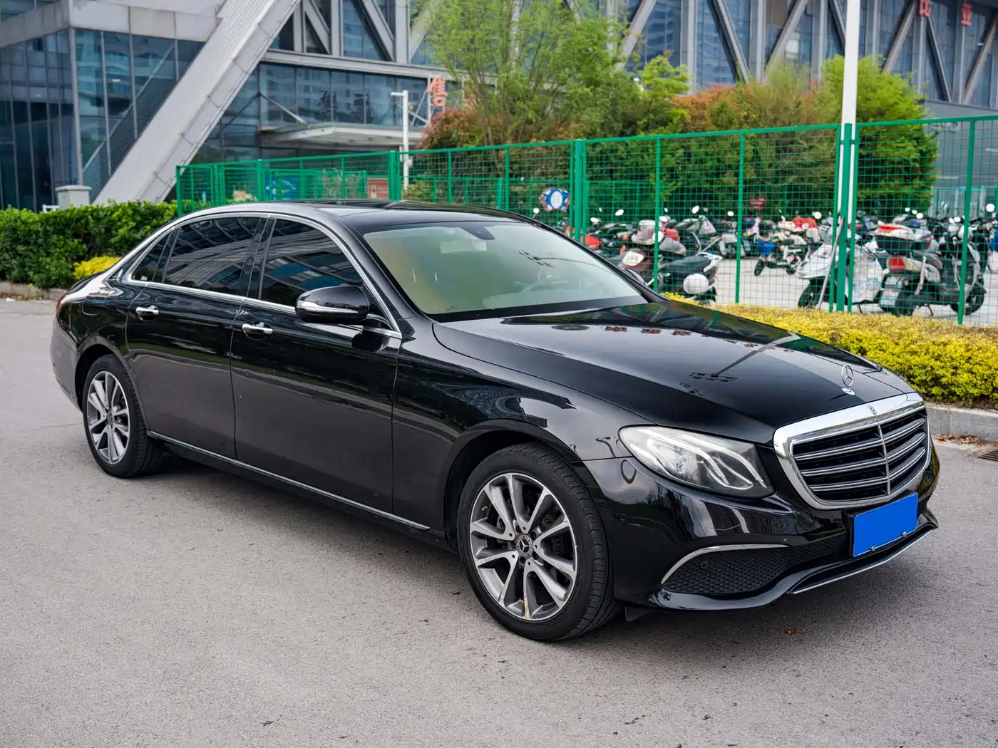 Mercedes-Benz E-Class 2019 E 260 L фото 3
