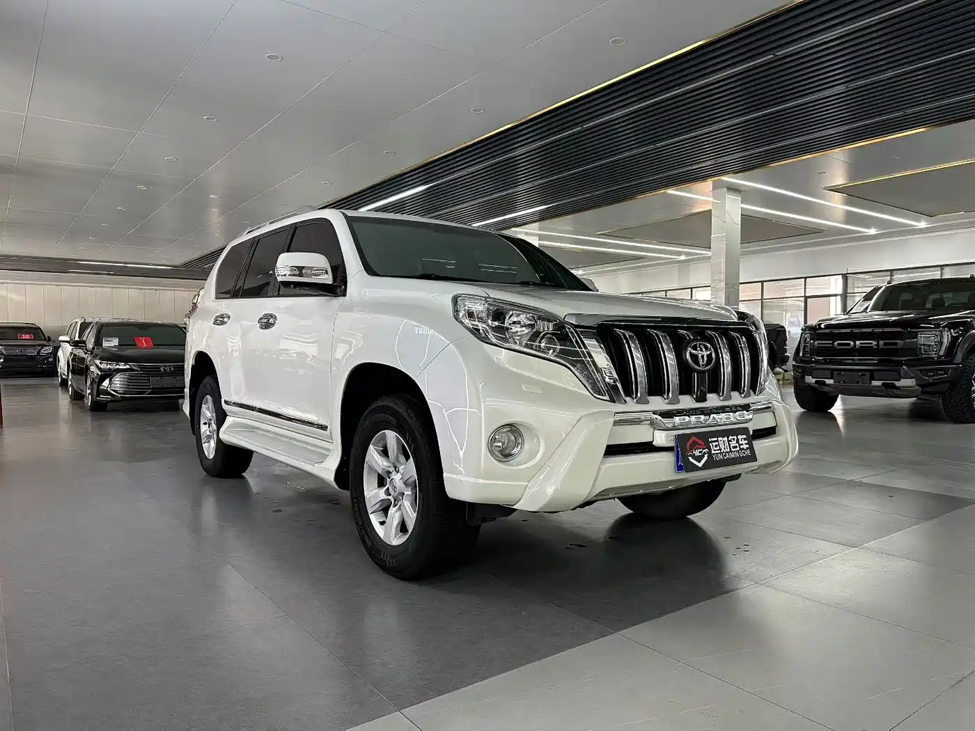 Toyota Prado (Import) 2014 2.7L Automatic Luxury фото 3