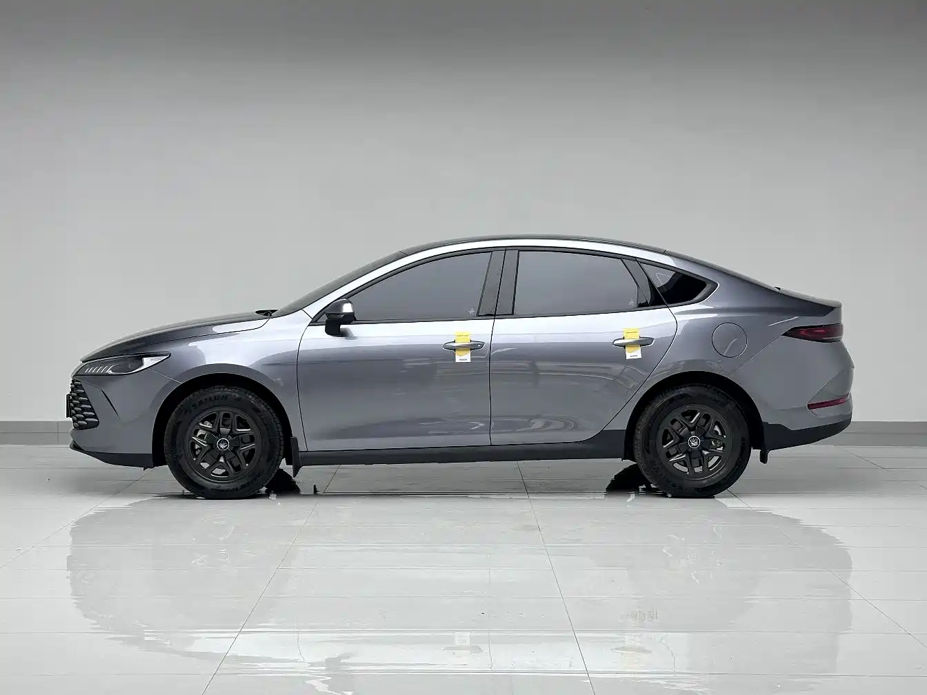BYD Qin PLUS 2026 DM-i Smart Edition 128KM Progressive фото 2