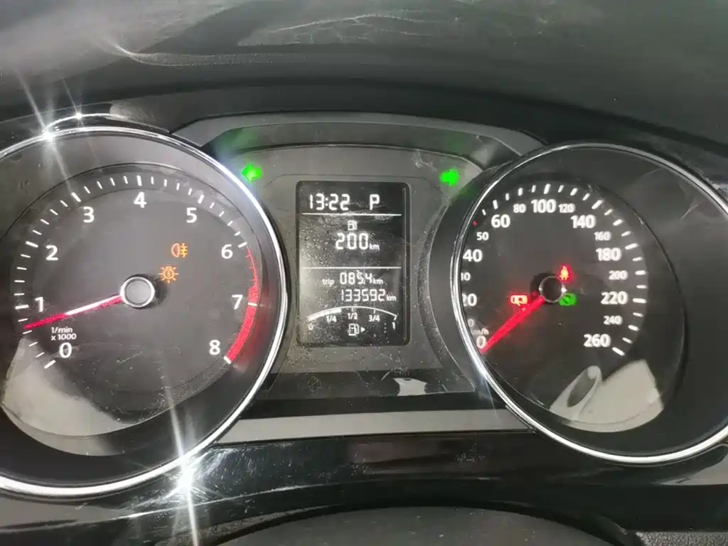 Volkswagen Sagitar 2015 1.6L Automatic Comfort фото 12