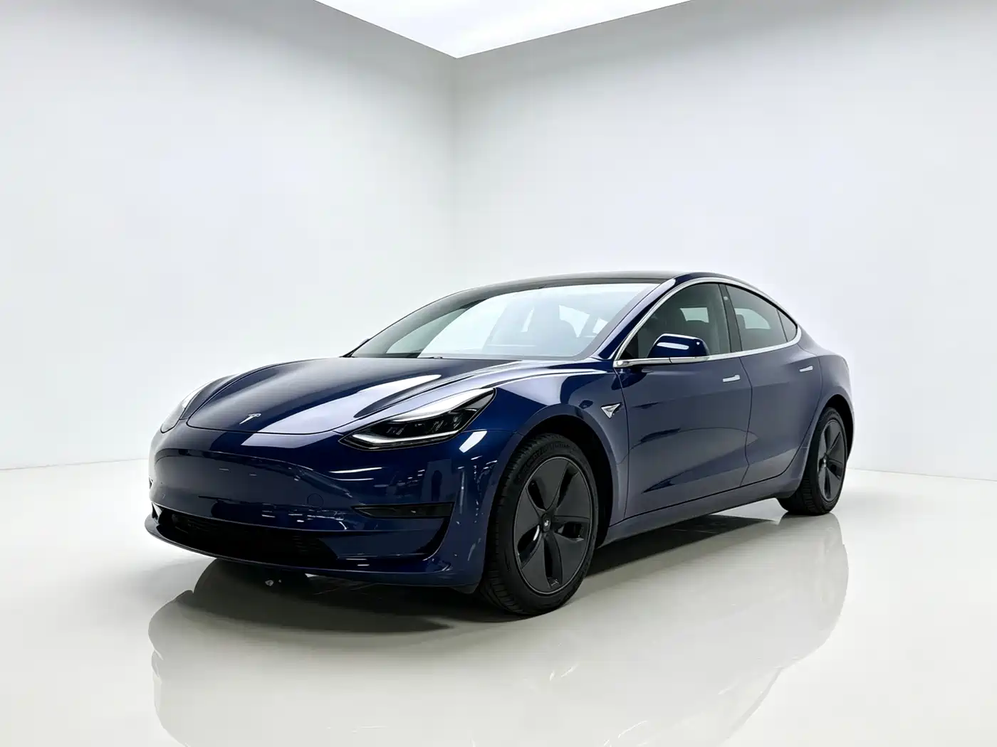 Фото 1 - Tesla Model 3