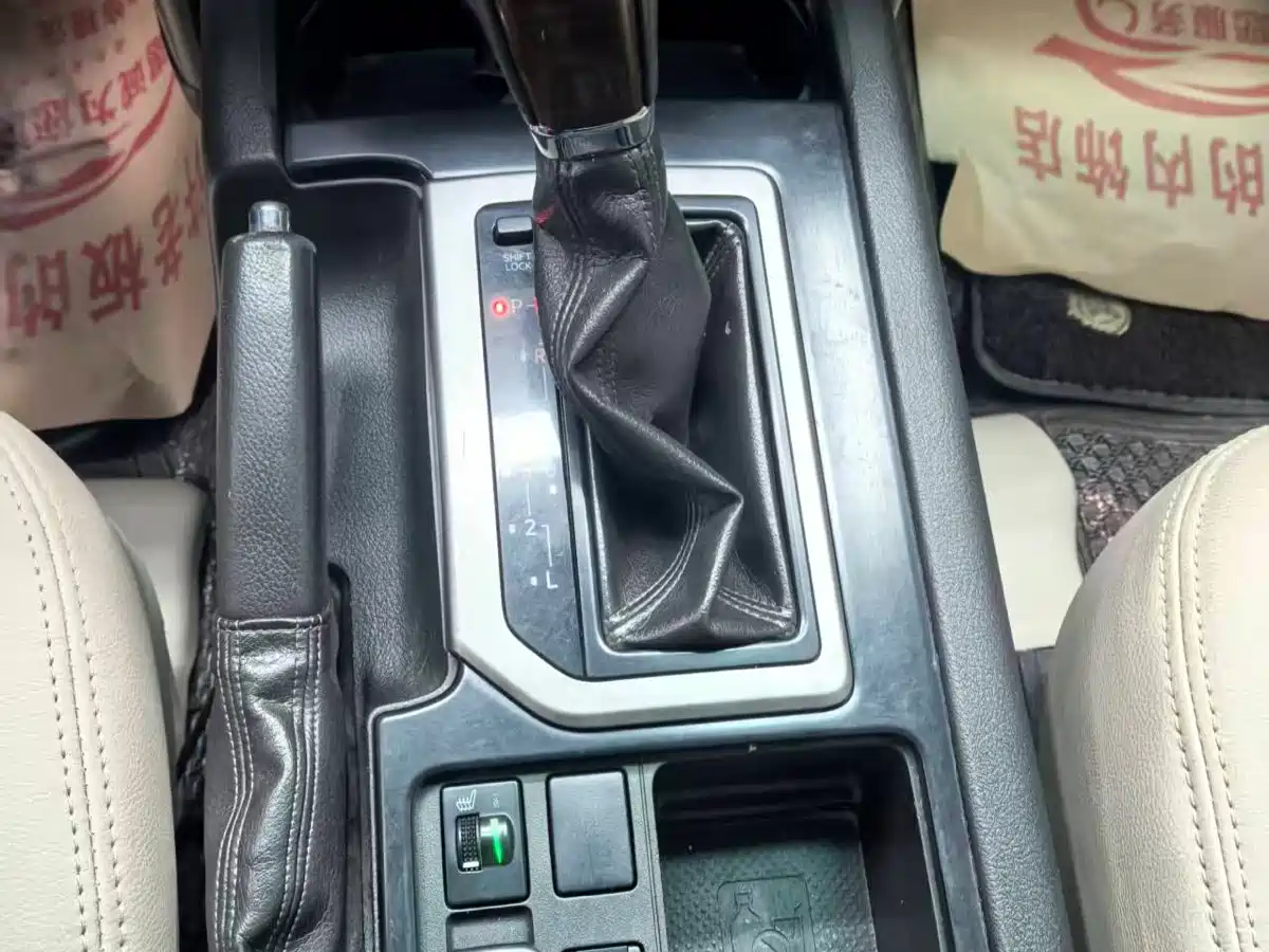 Toyota Prado (Import) 2010 2.7L Automatic Standard фото 12