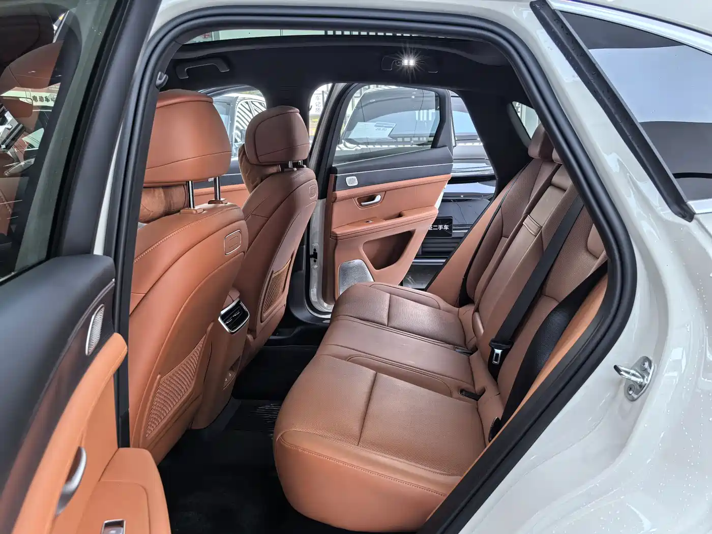 AITO Wenjie AITO M5 2025 Extended Range Ultra AWD фото 5