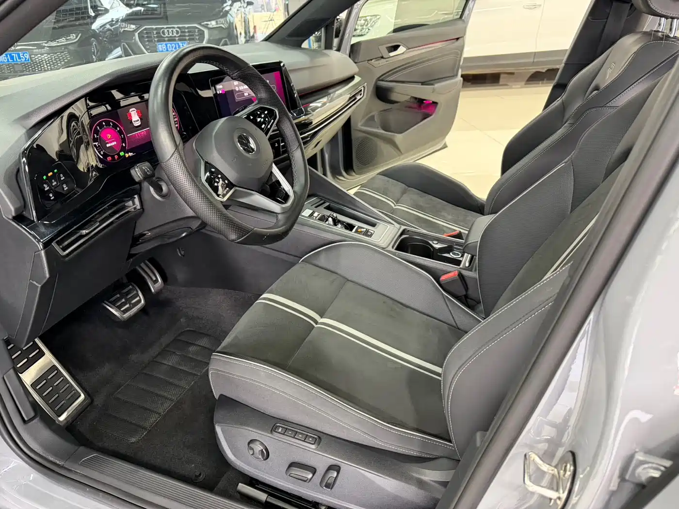 Volkswagen Golf 2021 280TSI DSG R-Line фото 7