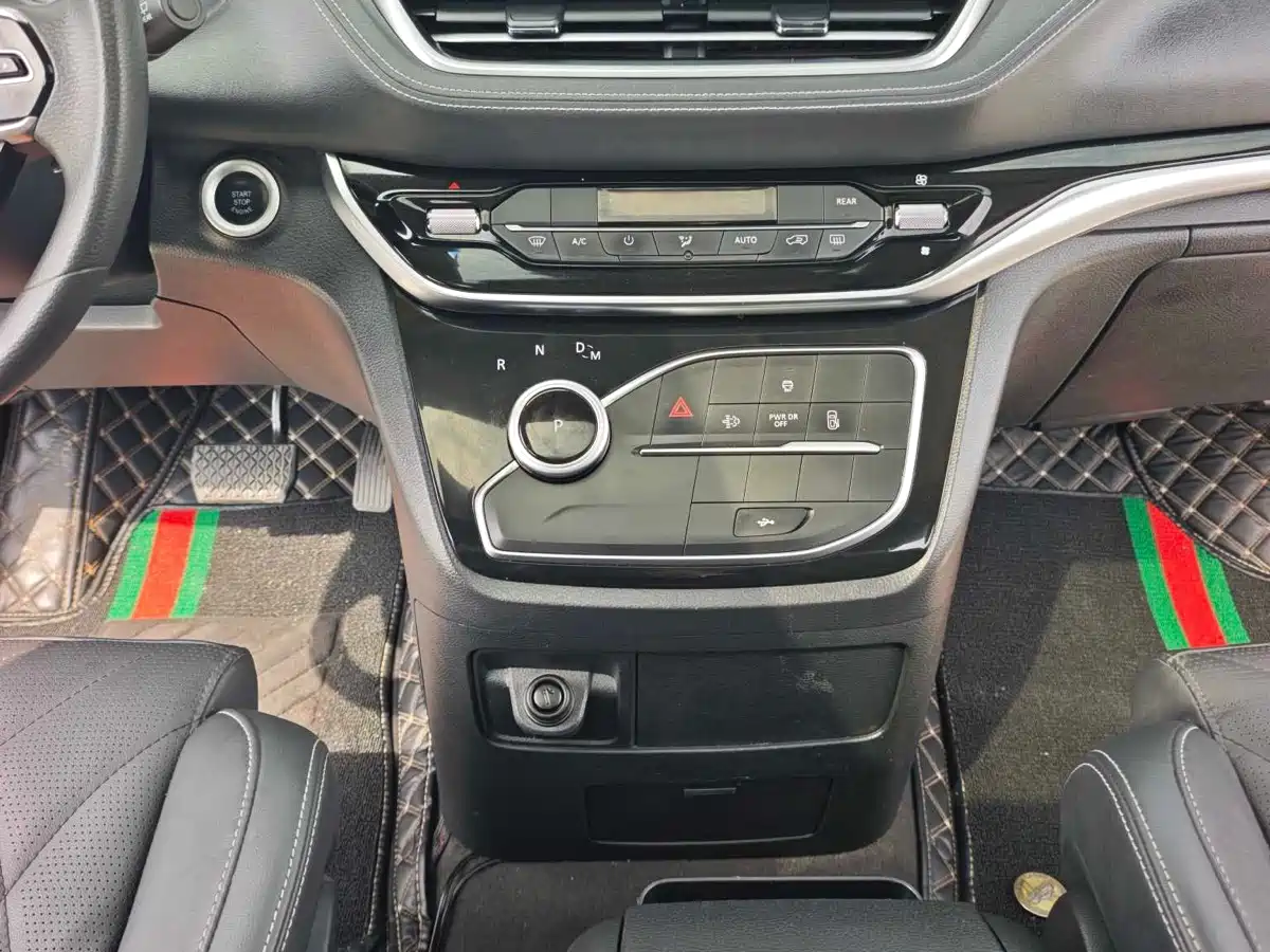 SAIC Maxus Maxus G20 2023 Facelift PLUS 2.0T Diesel Automatic Luxury Edition фото 18