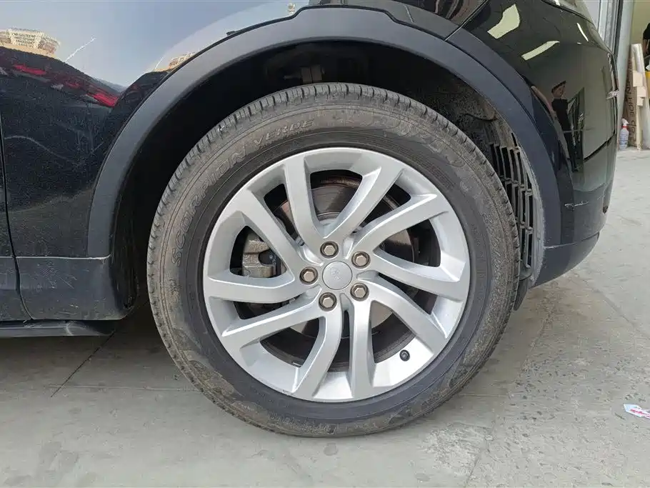 Land Rover Discovery 2017 3.0 SC V6 HSE фото 6