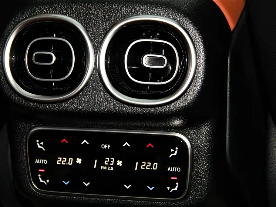Mercedes-Benz GLC 2026 GLC 260 L 4MATIC Classic Edition фото 23