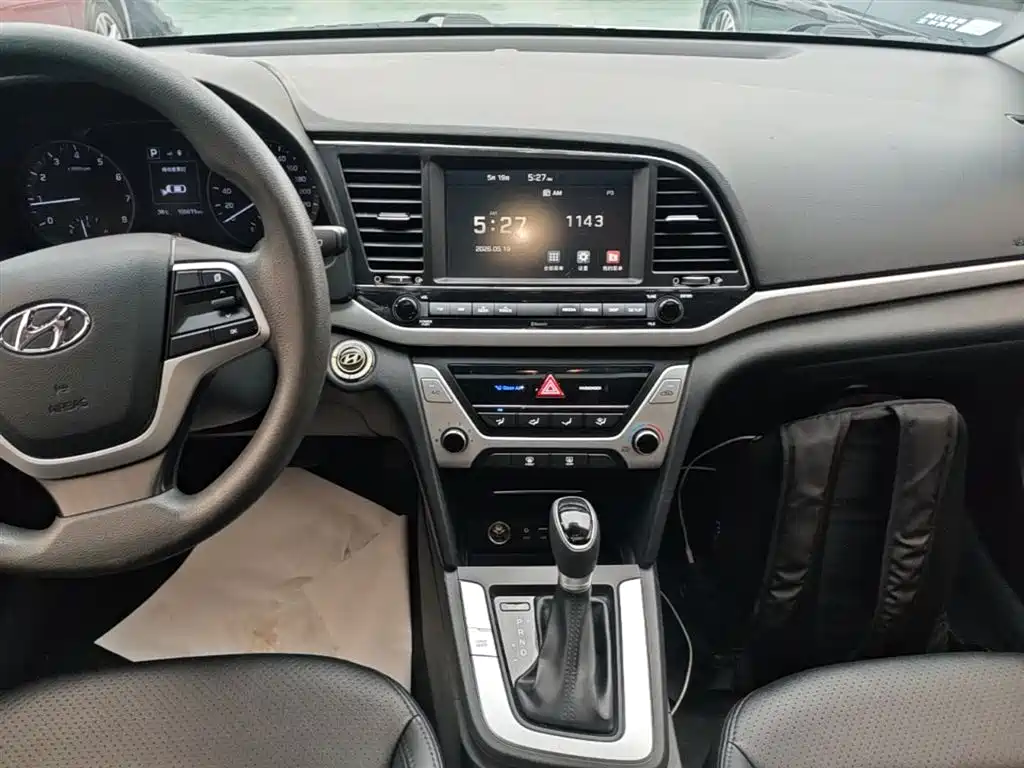 Hyundai Elantra 2016 Model 1.6L Automatic Smart Elite фото 13