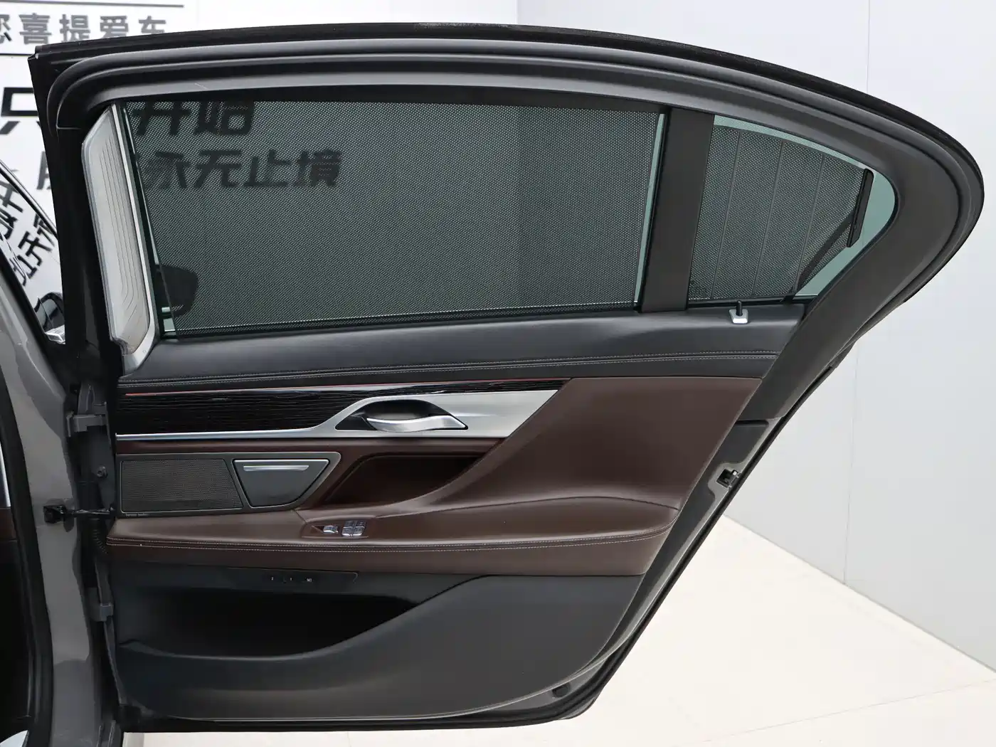 BMW 7 Series 2021 Model 730Li M Sport Package фото 26