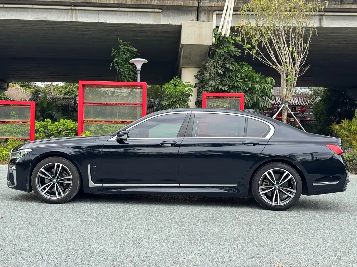 BMW 7 Series 2021 Model 730Li M Sport Package фото 7