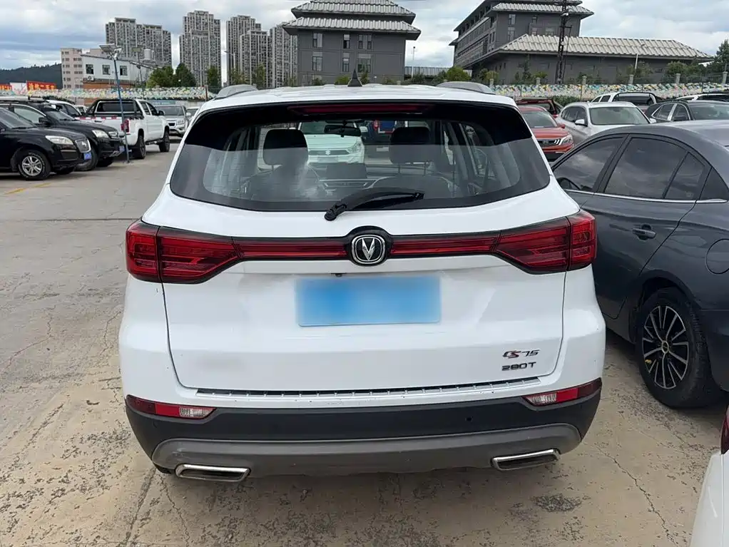 Фото 6 - Changan CS75