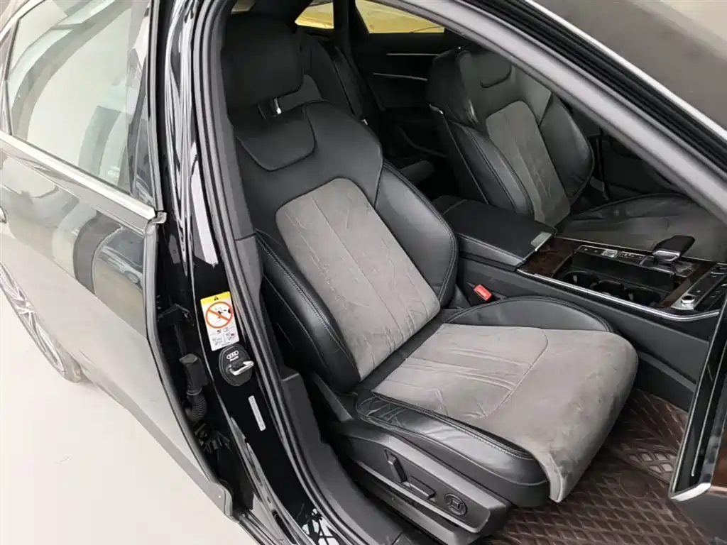 Audi A6L 2021 45 TFSI Exclusive Sport фото 25