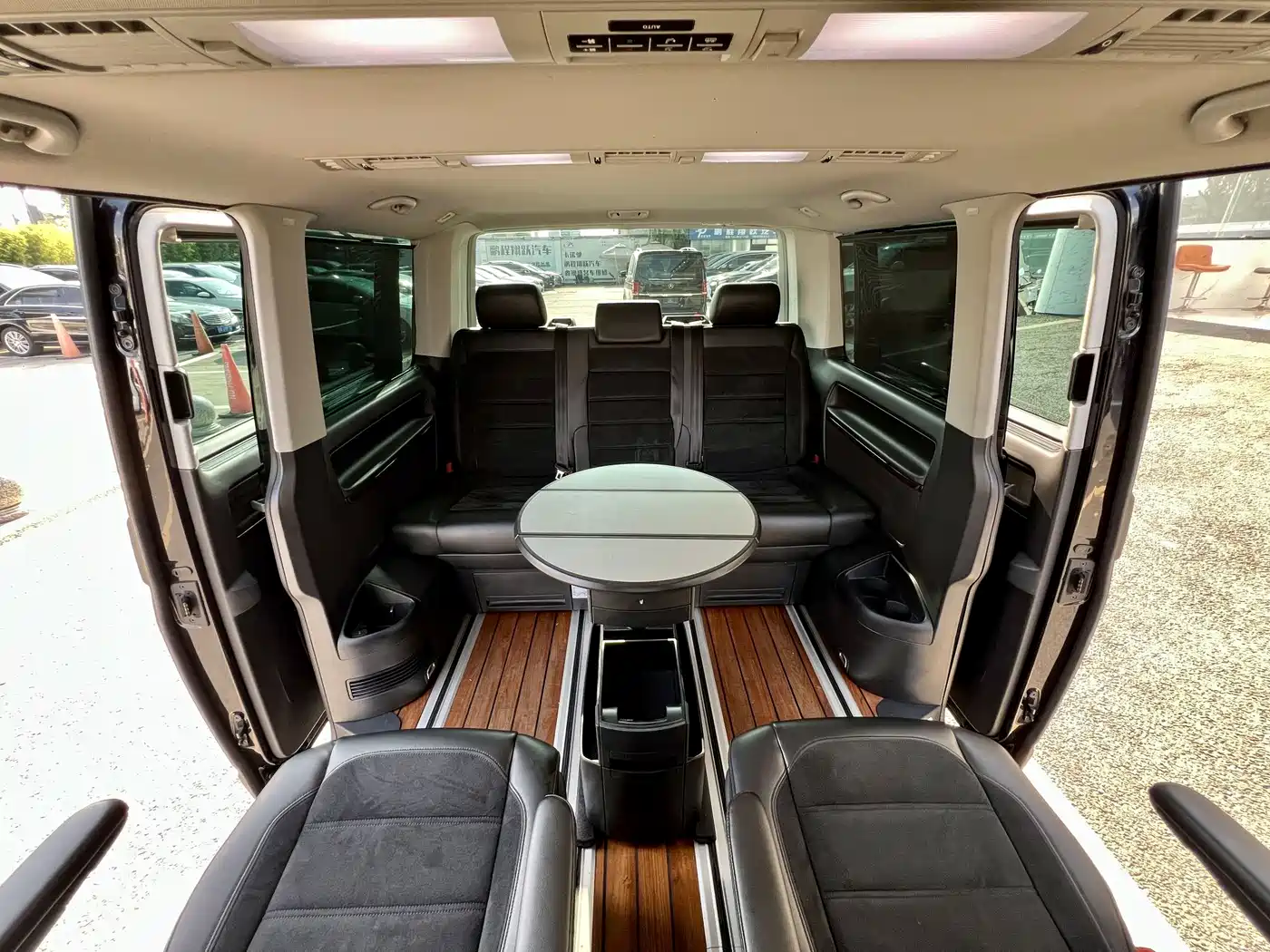 Volkswagen Multivan 2019 2019 2.0TSI 4WD Premium 7-seater