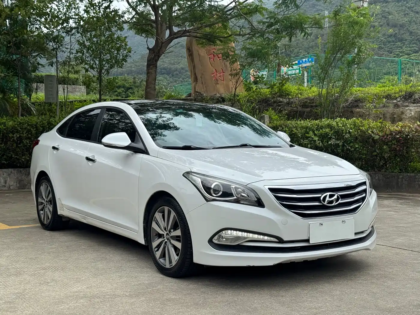 Hyundai Mistra 2016 1.8L Automatic Smart GLS фото 3