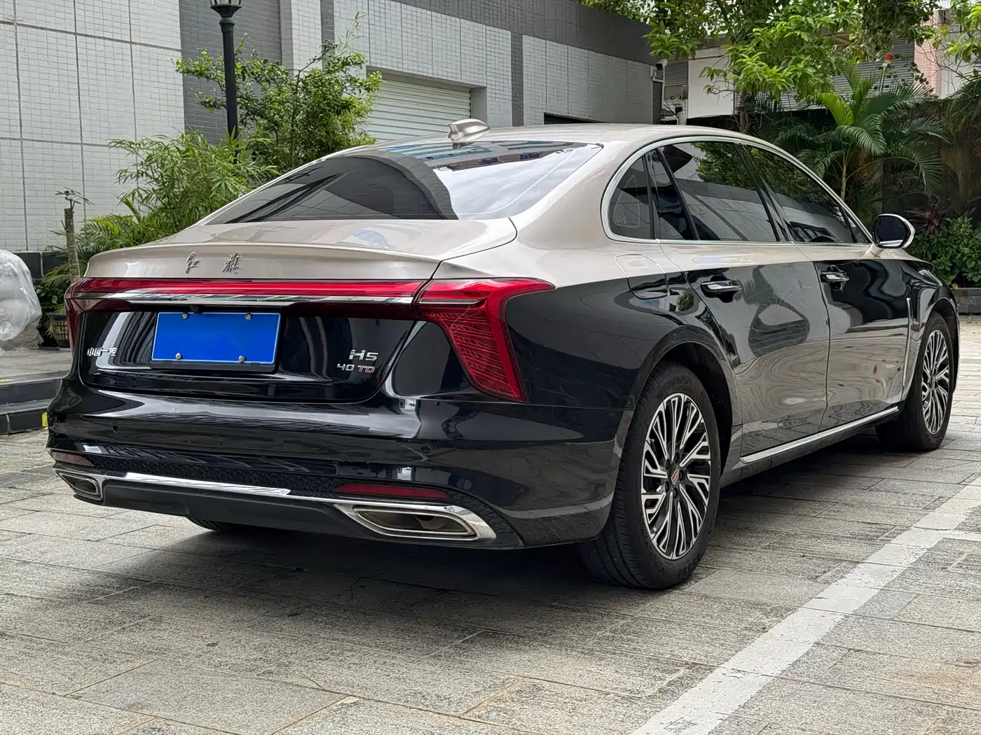Hongqi H5 2023 2.0T Auto Smart Connect Flag Comfort фото 14