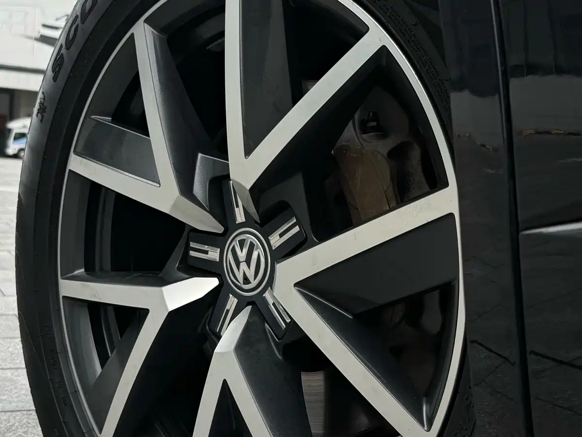 Фото 7 - Volkswagen Touareg