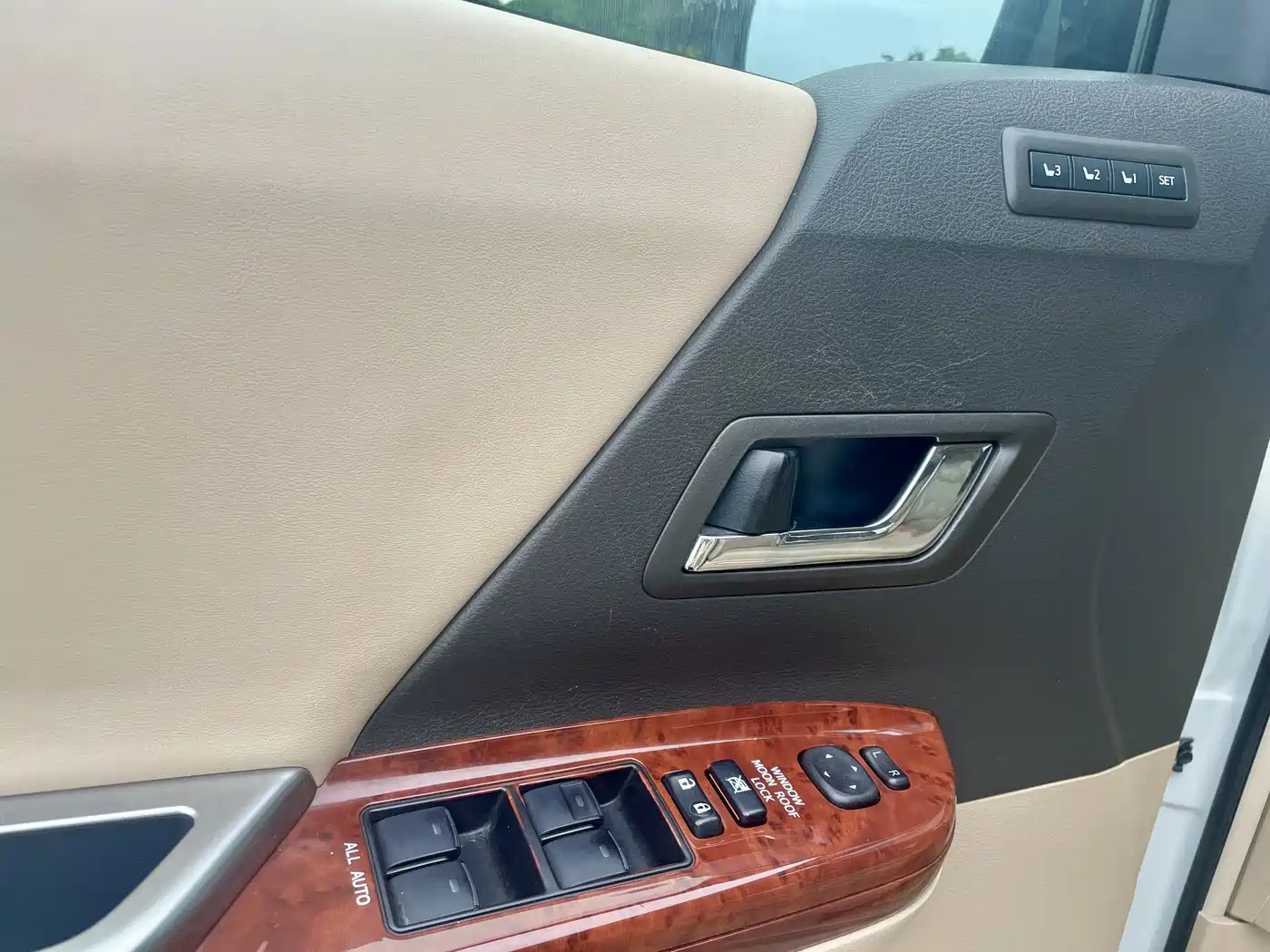 Toyota Alphard 2011 3.5L Luxury Edition фото 7