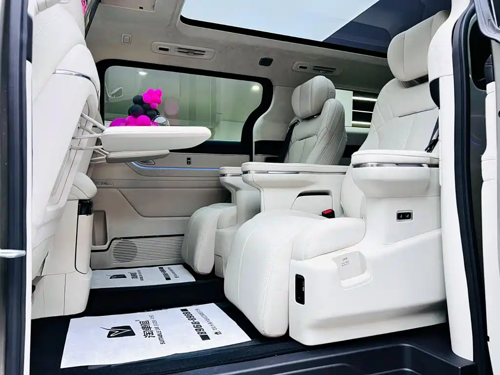 Geely Galaxy Galaxy V900 2026 2026 Model Year Base Version 6-Seater