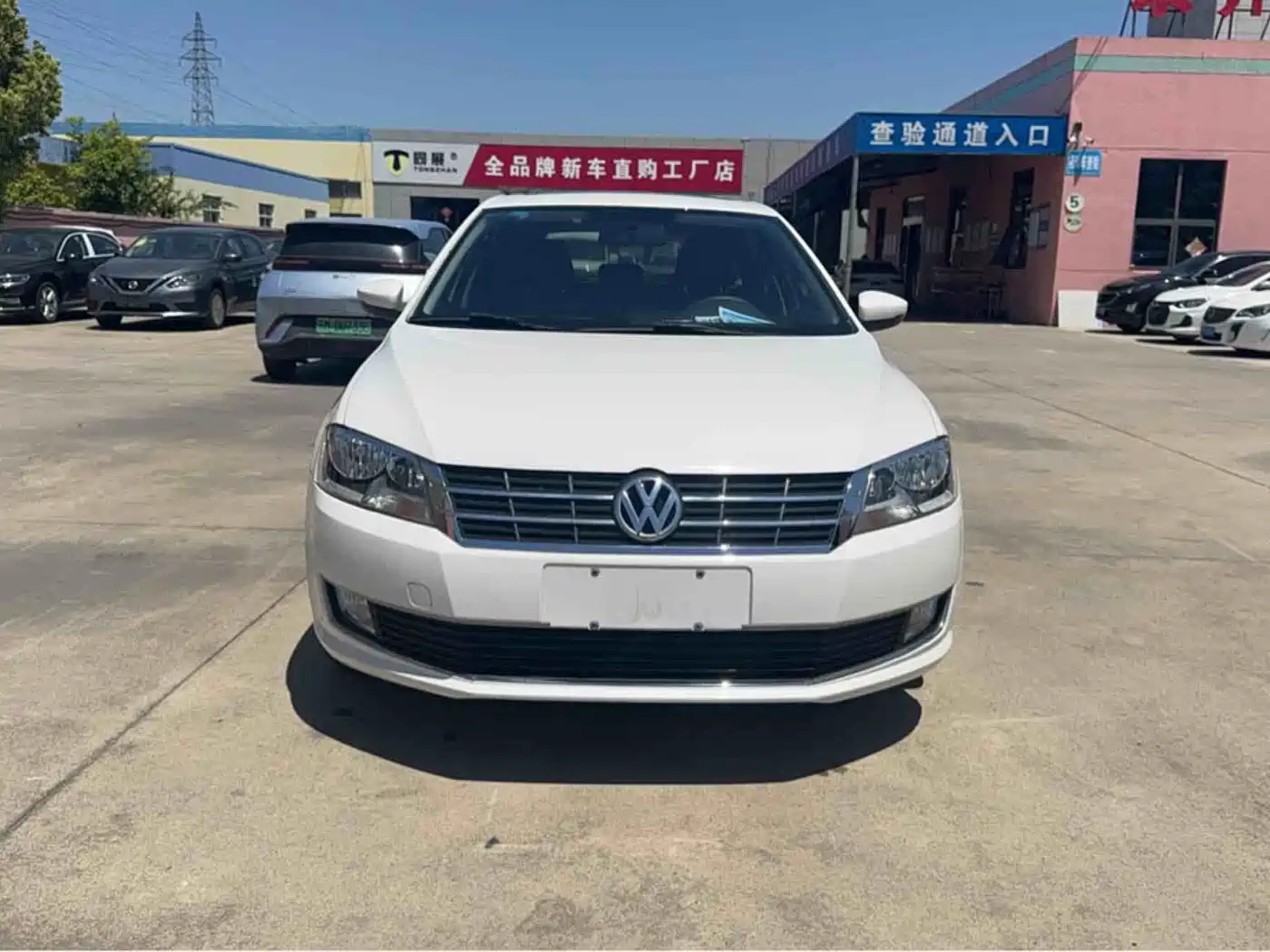 Volkswagen Lavida Tour 2015 230TSI DSG Comfort Edition фото 8