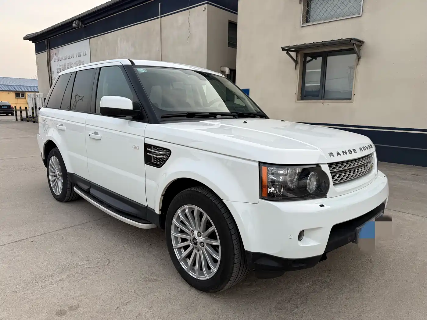 Land Rover Range Rover Sport 2013 5.0 NA V8 HSE фото 3